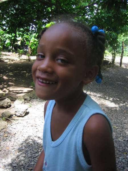 Una ni�a cari�osa